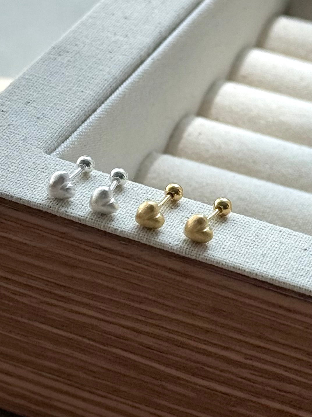 養耳洞🫧愛心霧面轉珠耳環