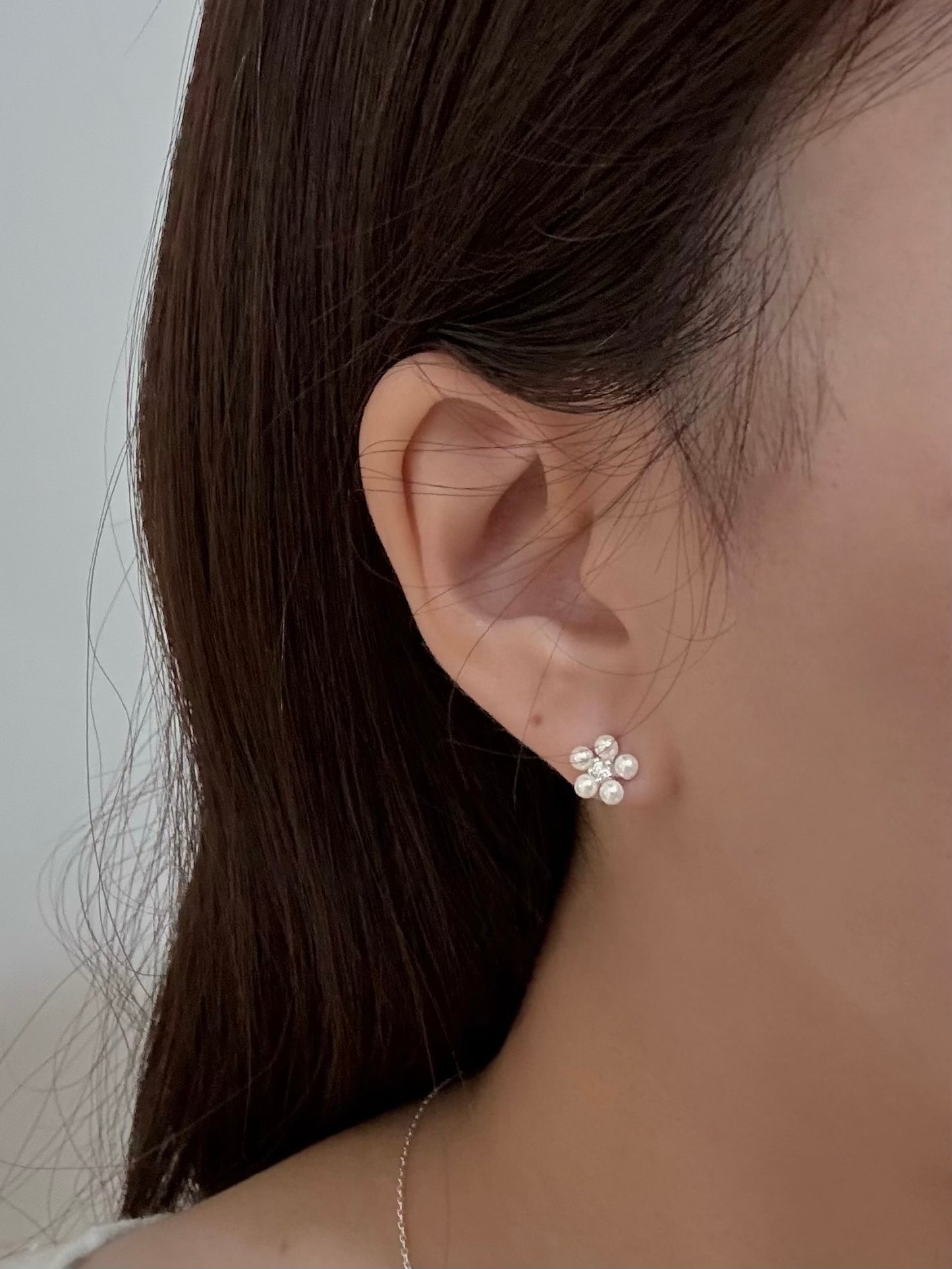 可愛的珍珠小花耳環