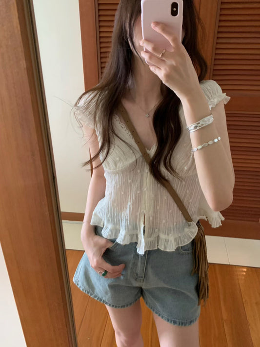 J01本期主推💓左岸時光奶油荷葉上衣