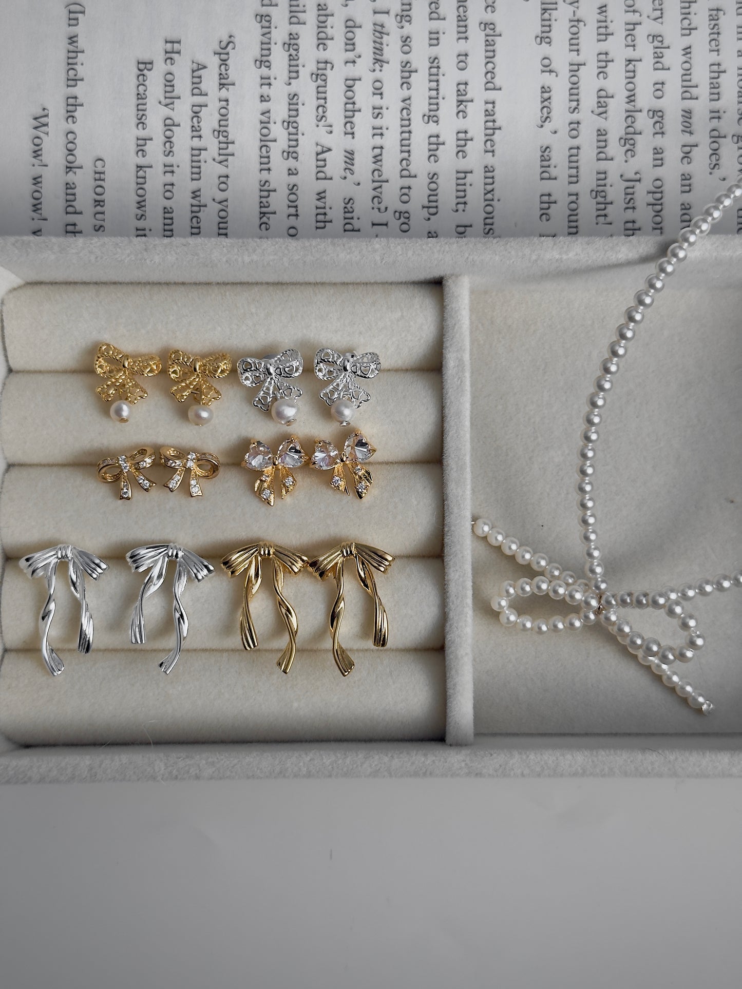 推薦款🎄💖立體鏤空蝴蝶結淡水珍珠耳環