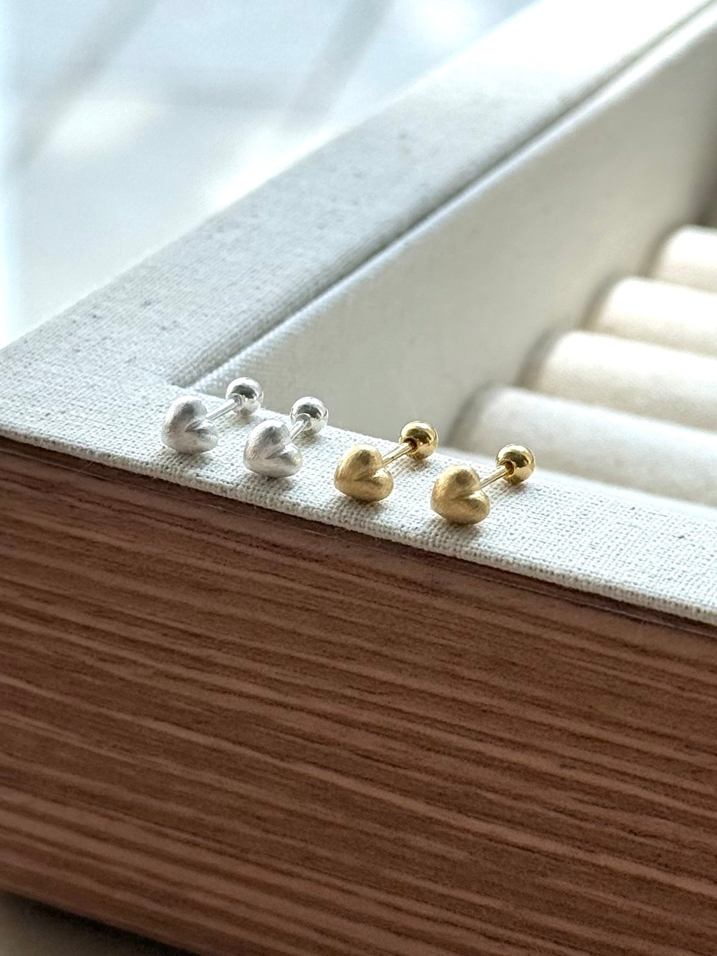 養耳洞🫧愛心霧面轉珠耳環