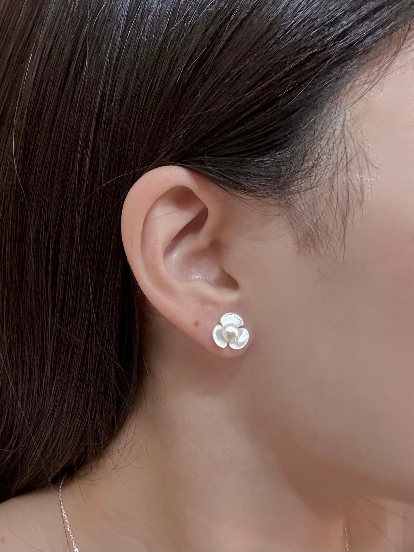 淡水珍珠花瓣耳環