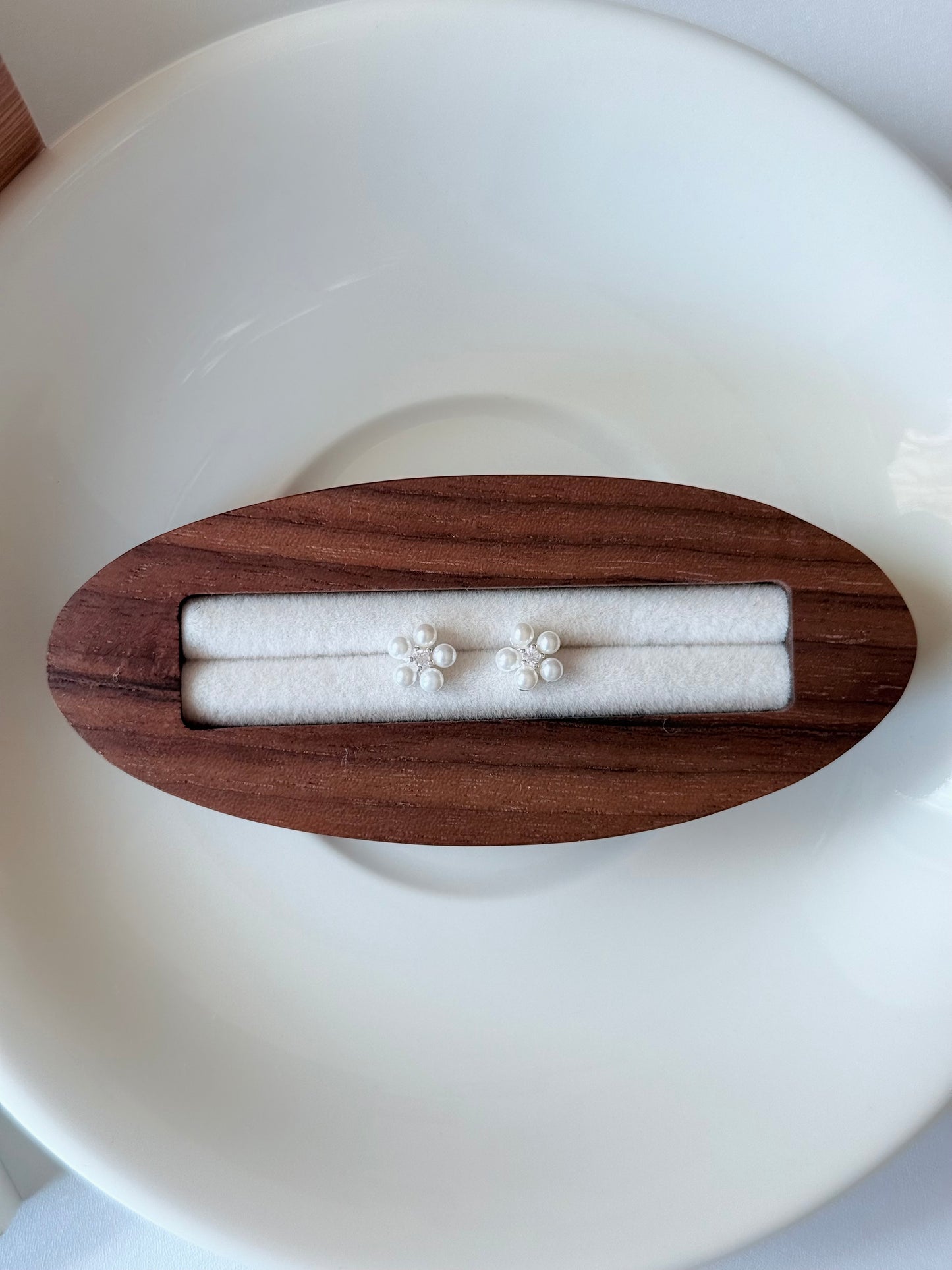 可愛的珍珠小花耳環
