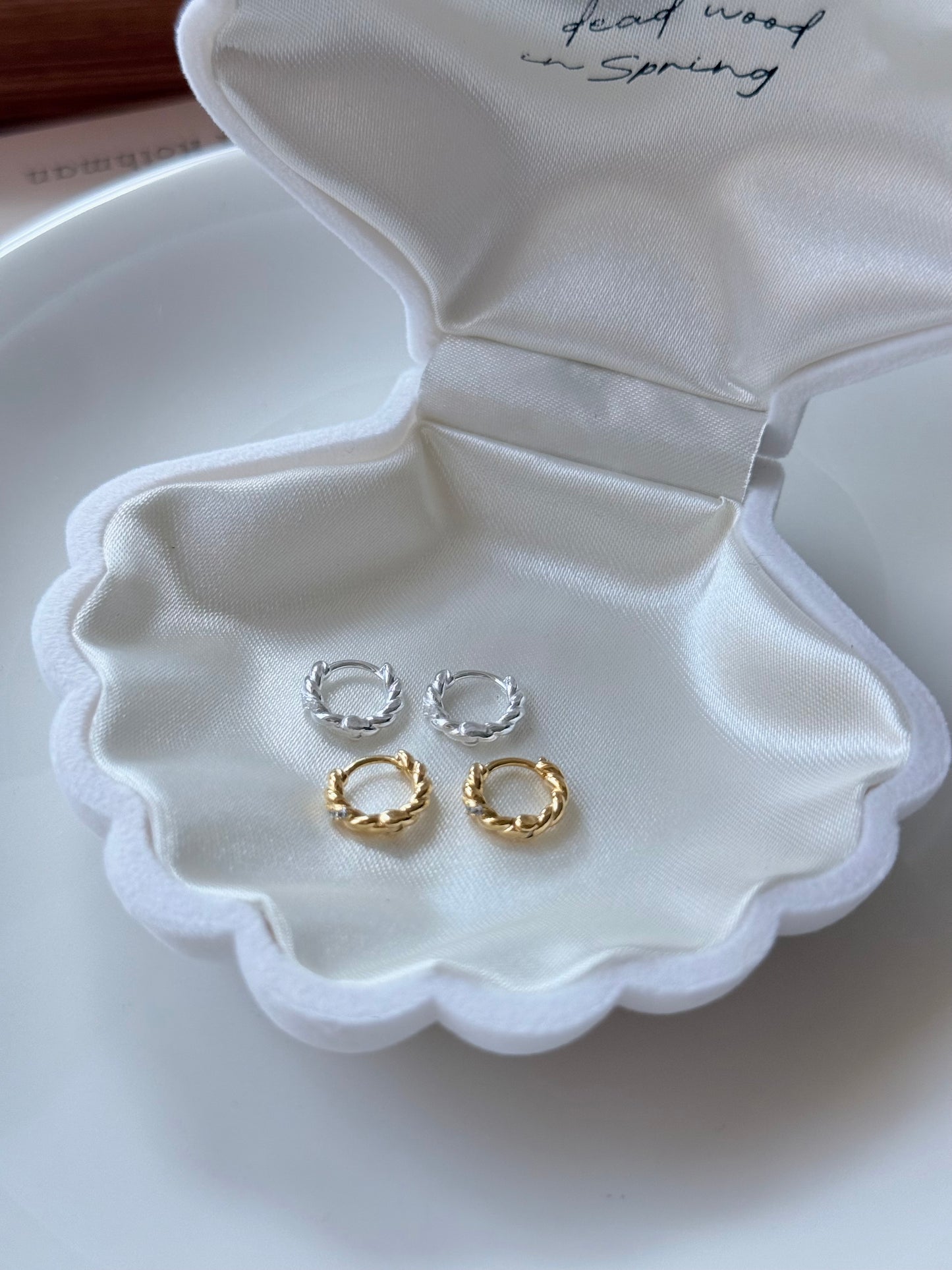 麻花小耳扣🥨Twist Mini Earrings