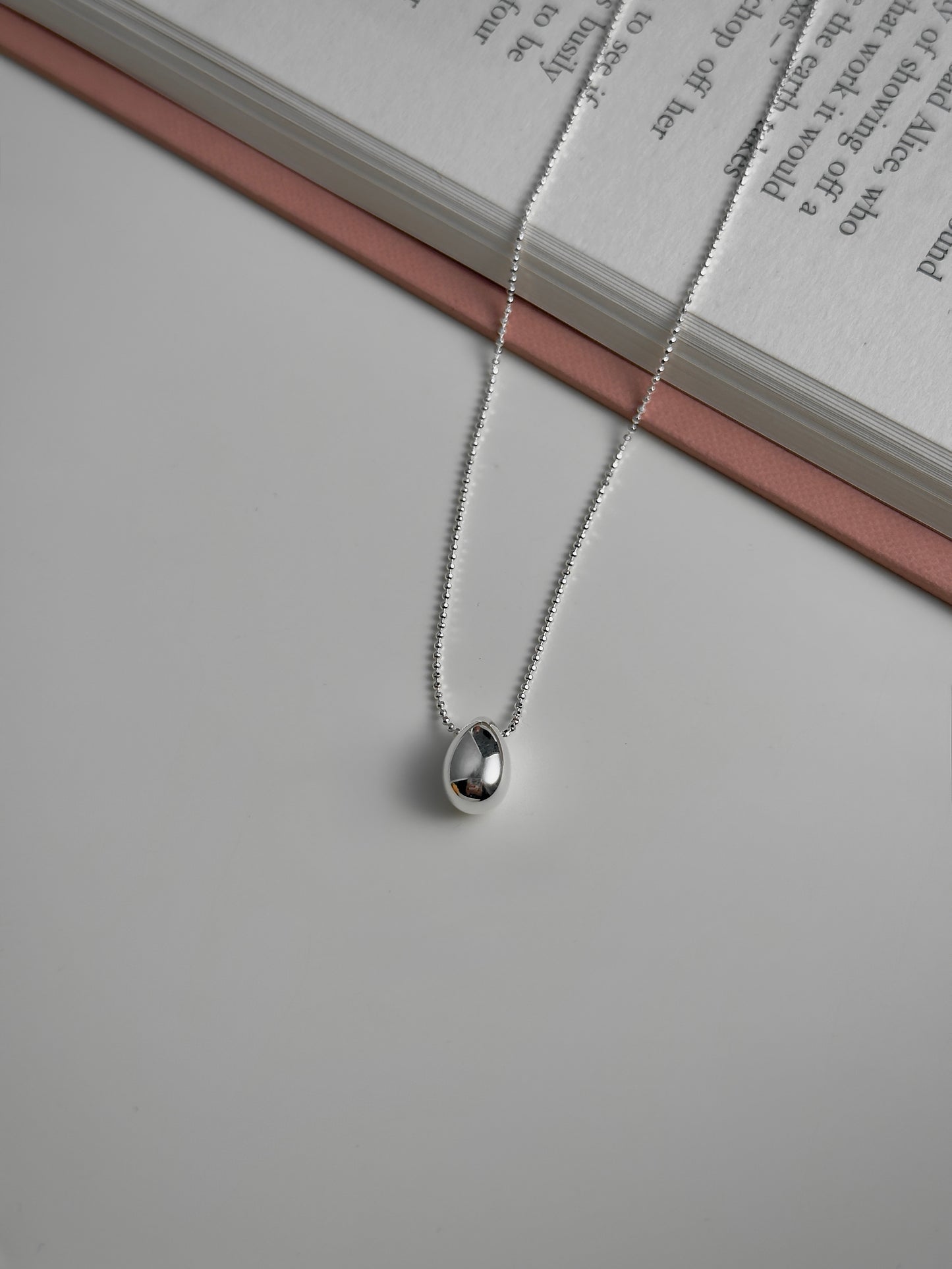 穿搭必備🤍輕量感水滴長鏈毛衣鏈