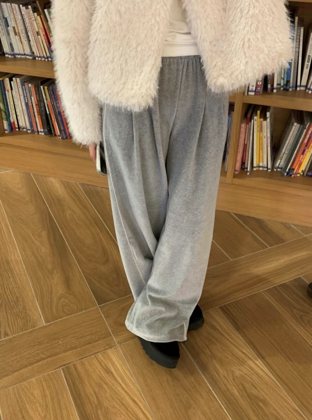 設計師款 柔光絲絨打摺落地寬褲