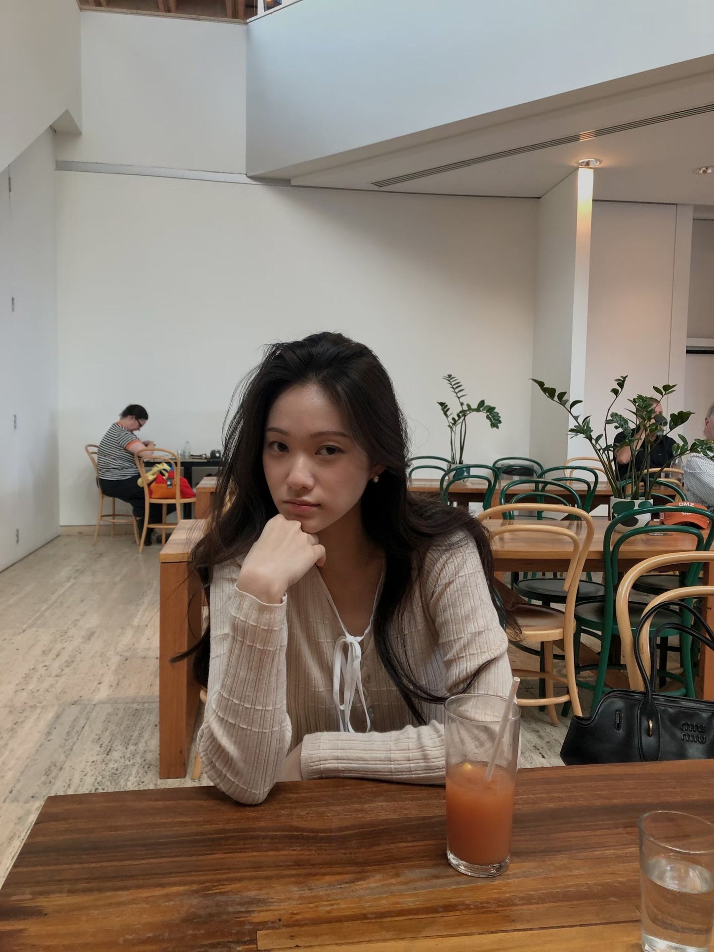 F01針織蕾絲彈性上衣