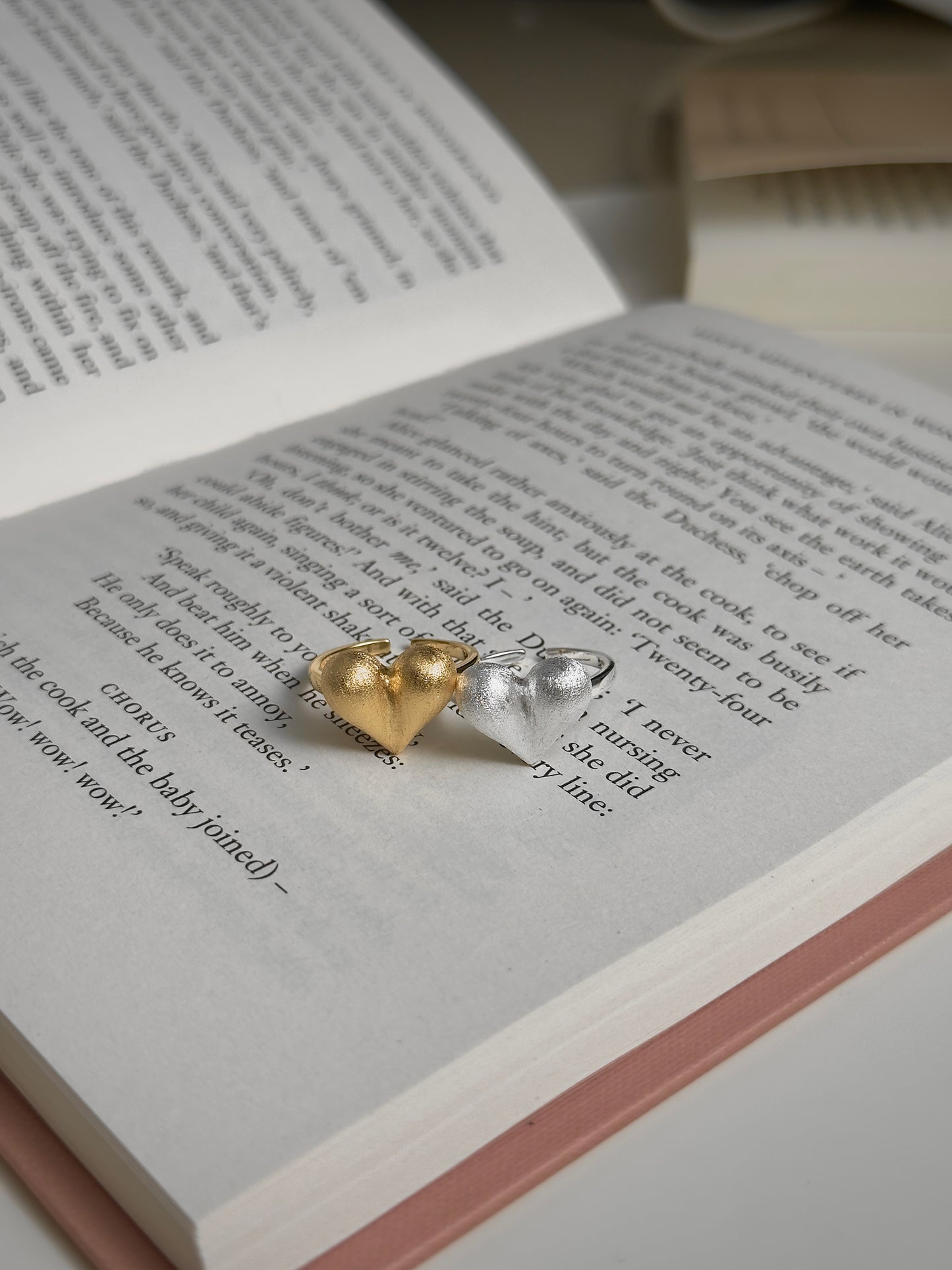 重磅推薦💖份量感霧面愛心戒指