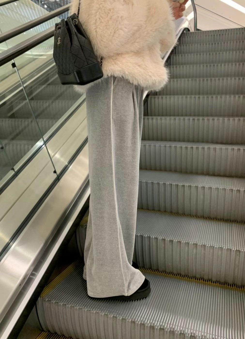 設計師款 柔光絲絨打摺落地寬褲