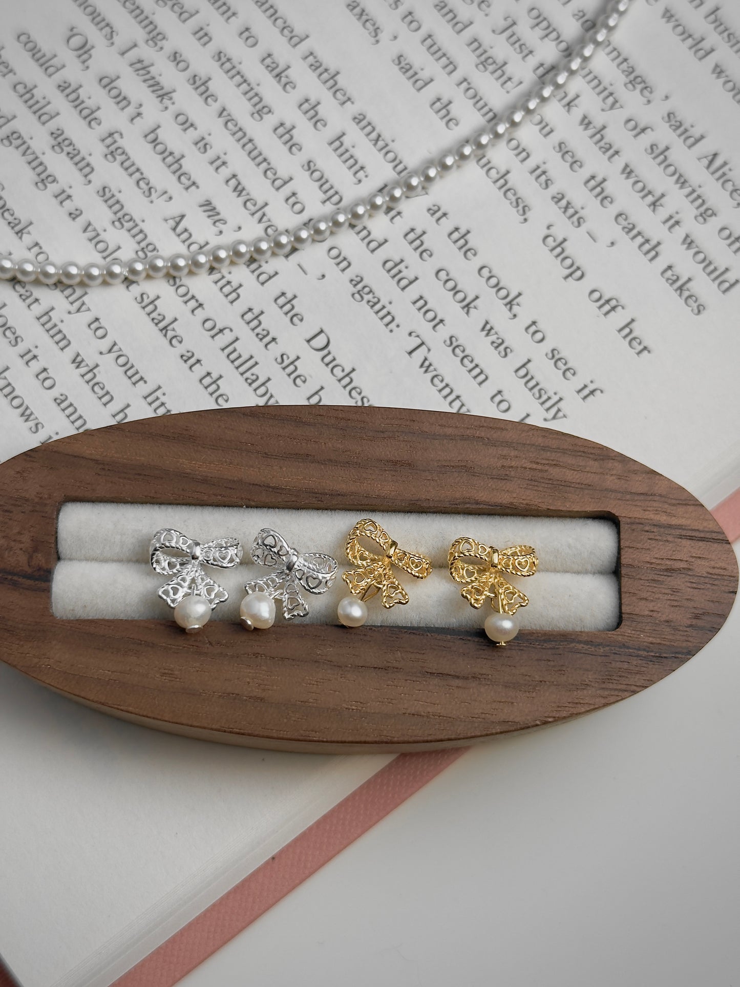 推薦款🎄💖立體鏤空蝴蝶結淡水珍珠耳環