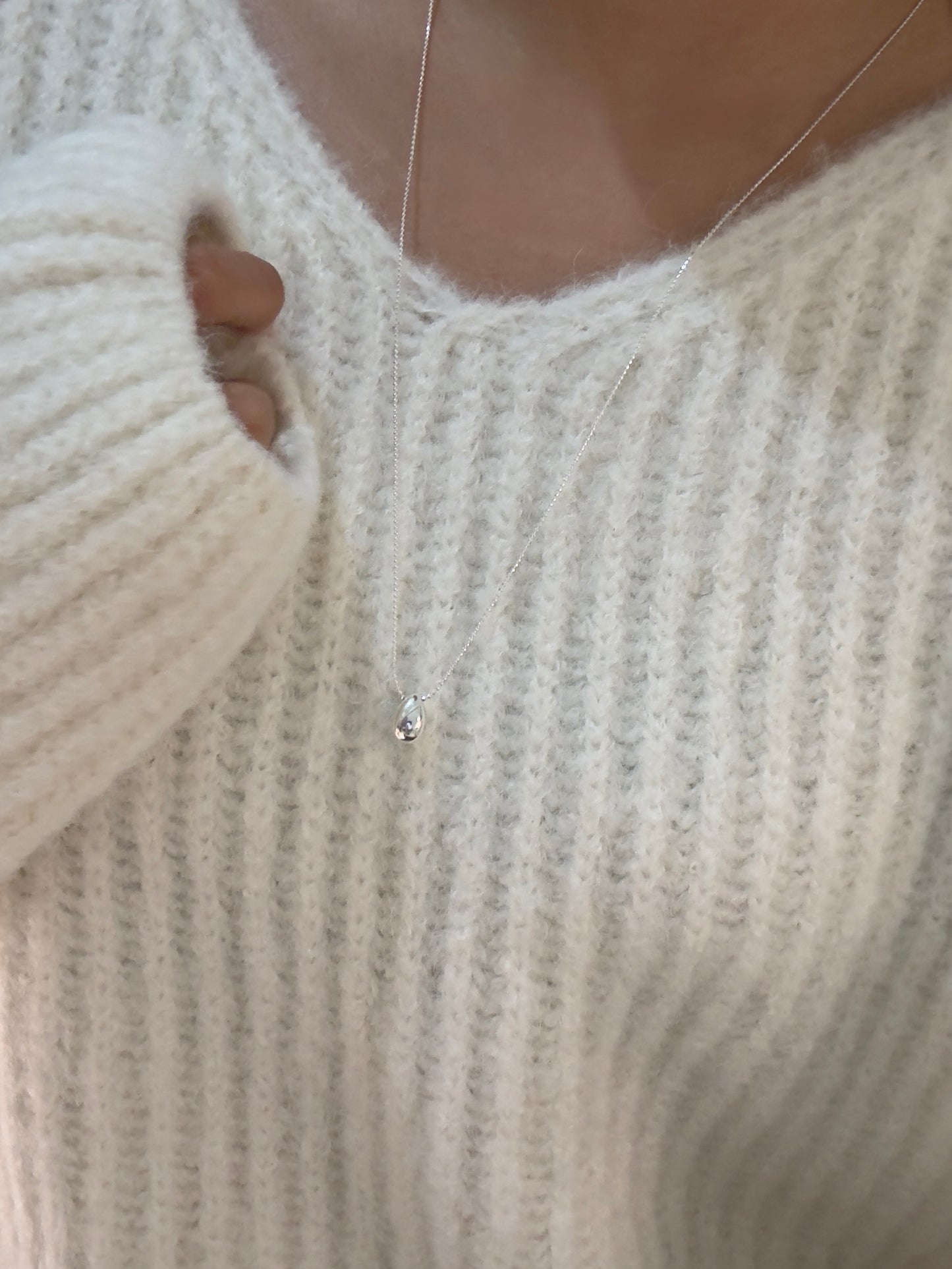 穿搭必備🤍輕量感水滴長鏈毛衣鏈