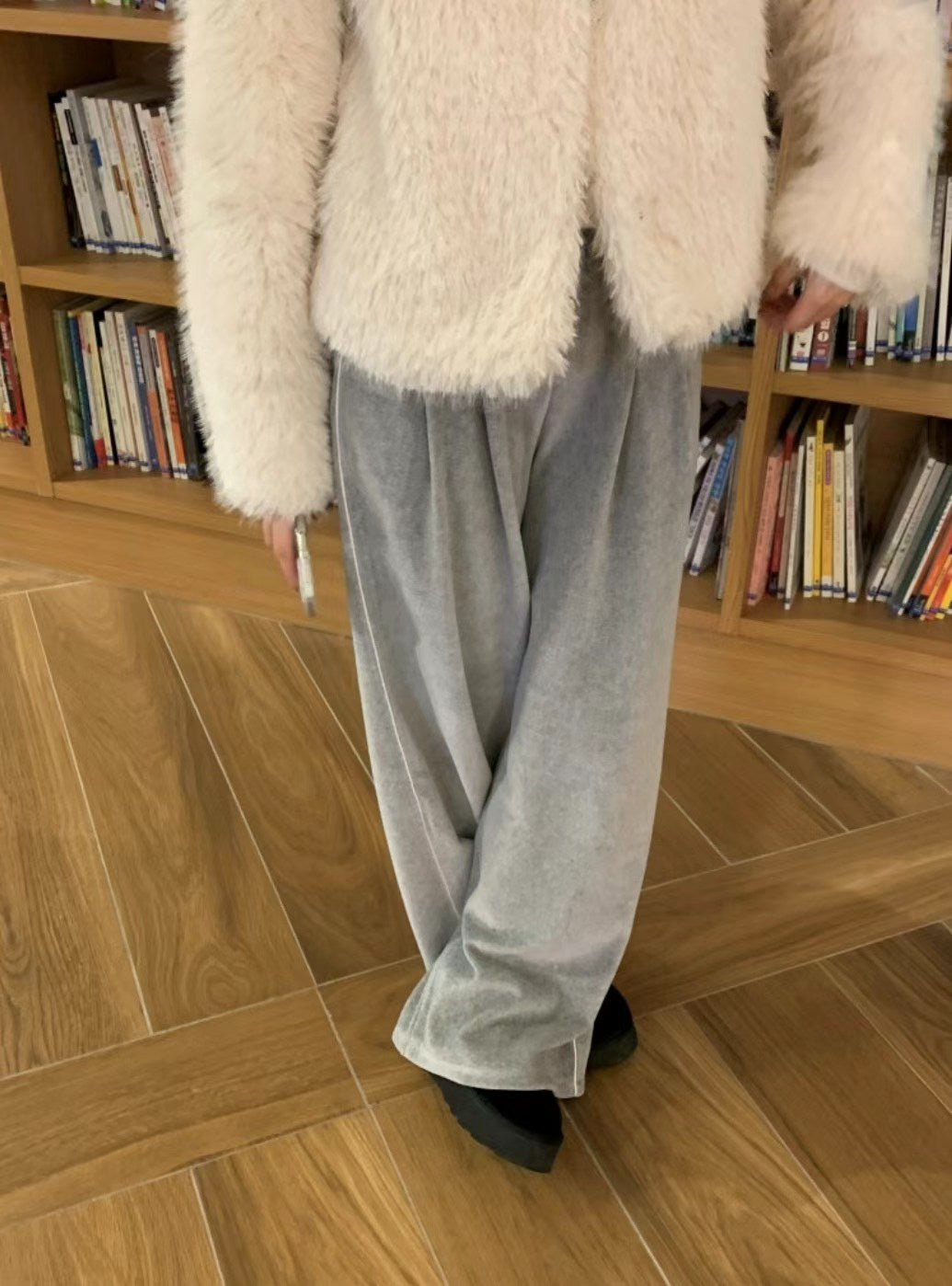 設計師款 柔光絲絨打摺落地寬褲