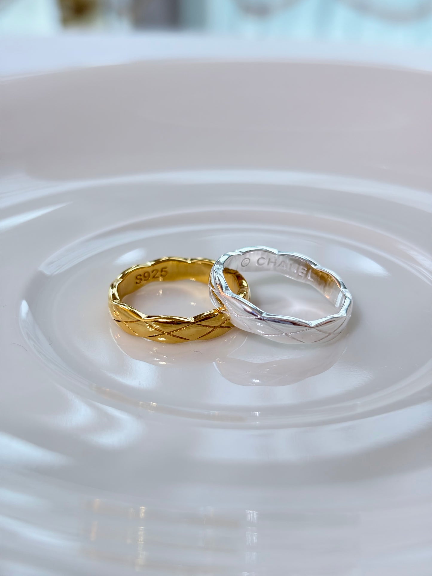 經典不敗的菱格紋戒指