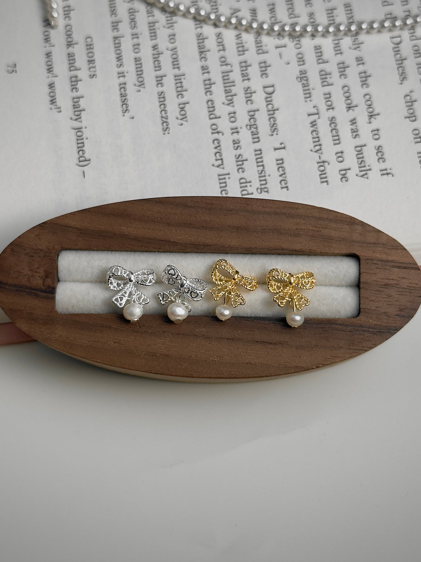 推薦款🎄💖立體鏤空蝴蝶結淡水珍珠耳環