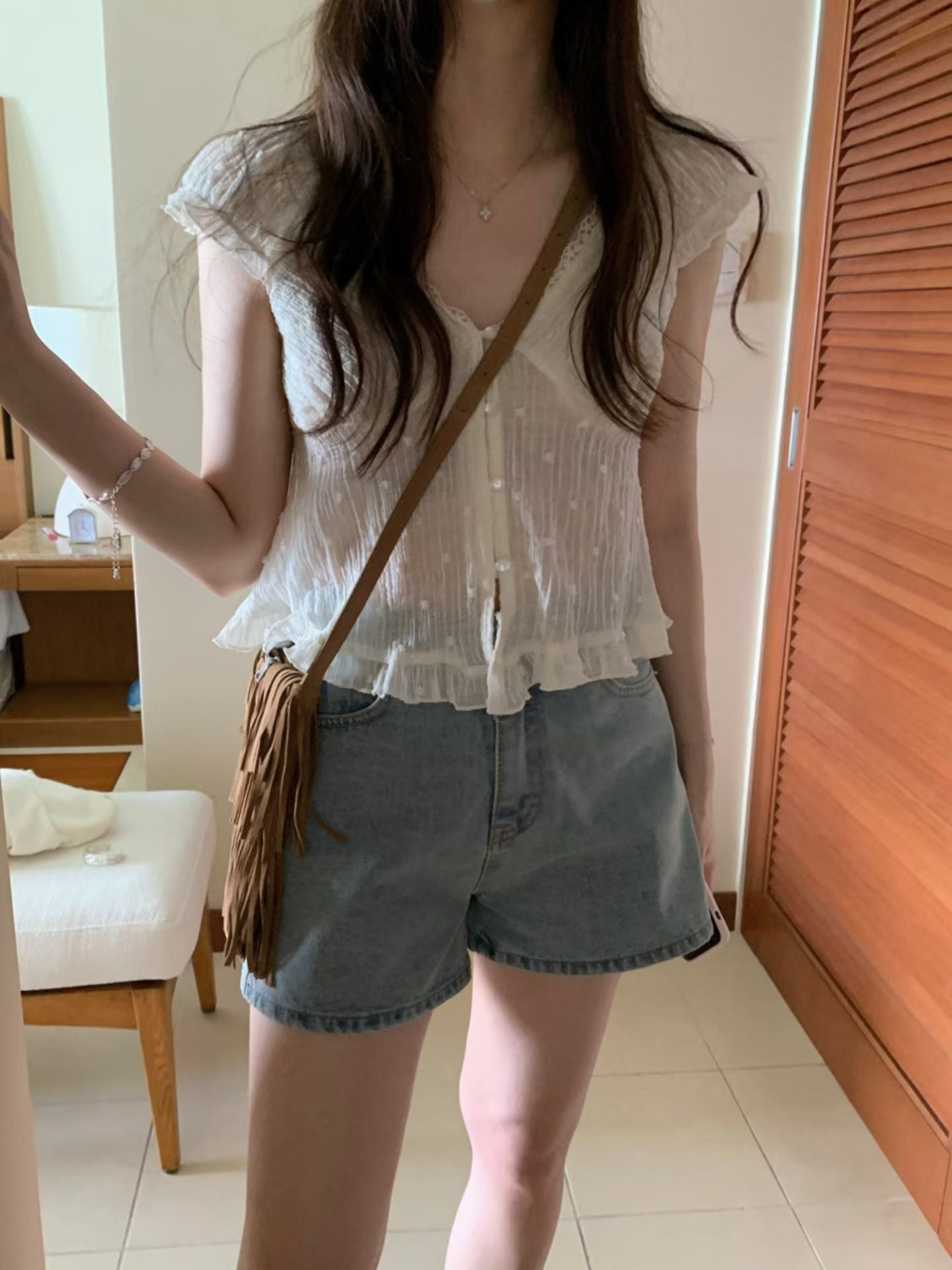 J01本期主推💓左岸時光奶油荷葉上衣
