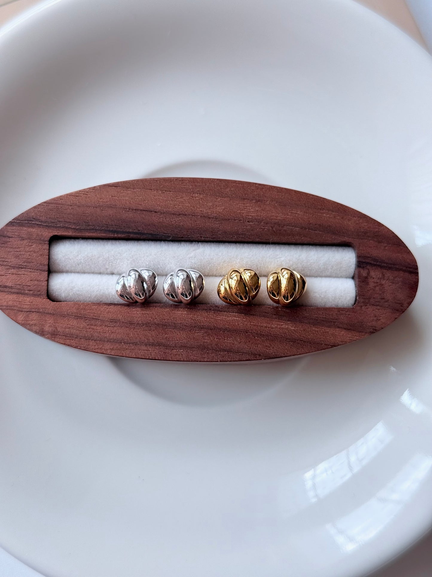 立體捲紋耳環Sculpture Twist Earrings