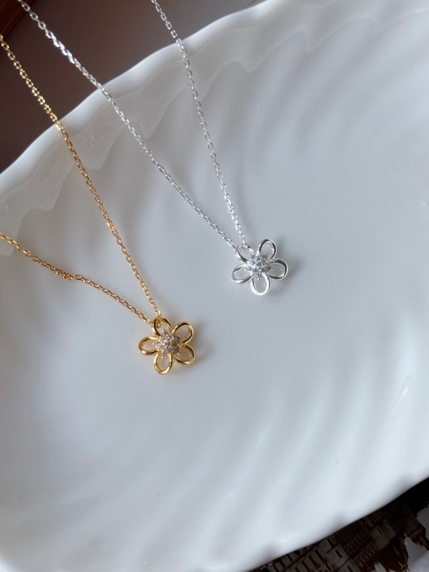 小花項鍊🌼Lumière Flower Necklace