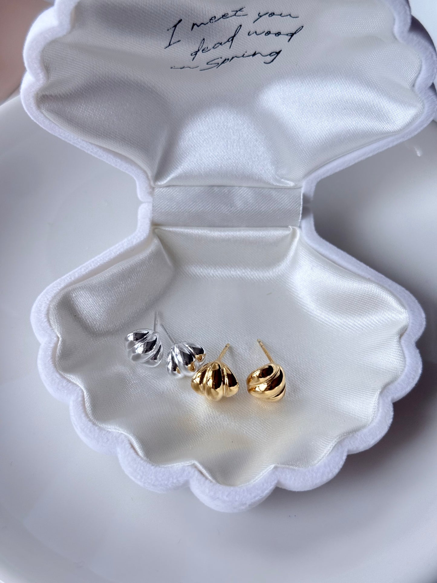 立體捲紋耳環Sculpture Twist Earrings