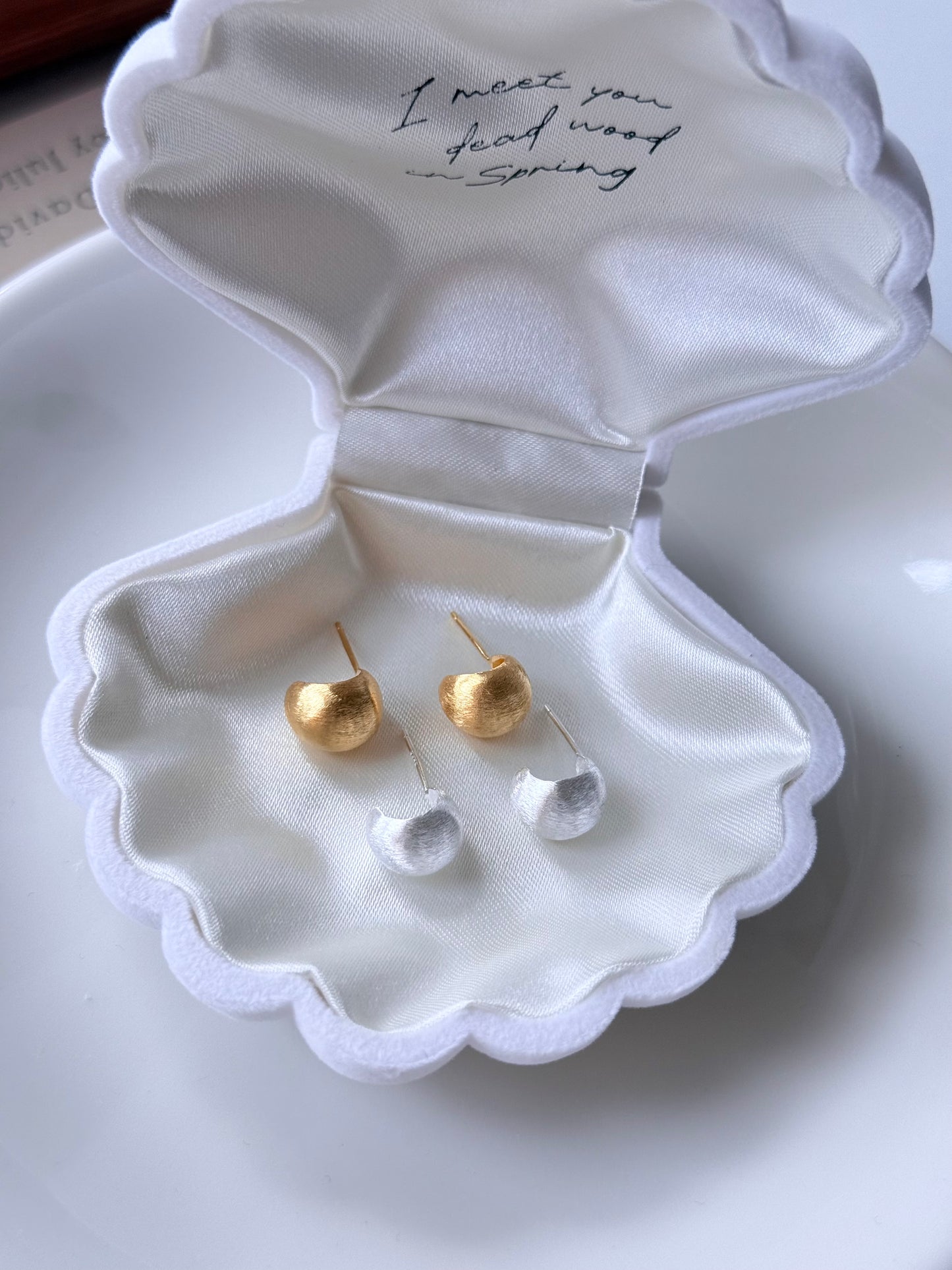 霧面橢圓豆豆耳環💫Matte Oval Bean Earrings