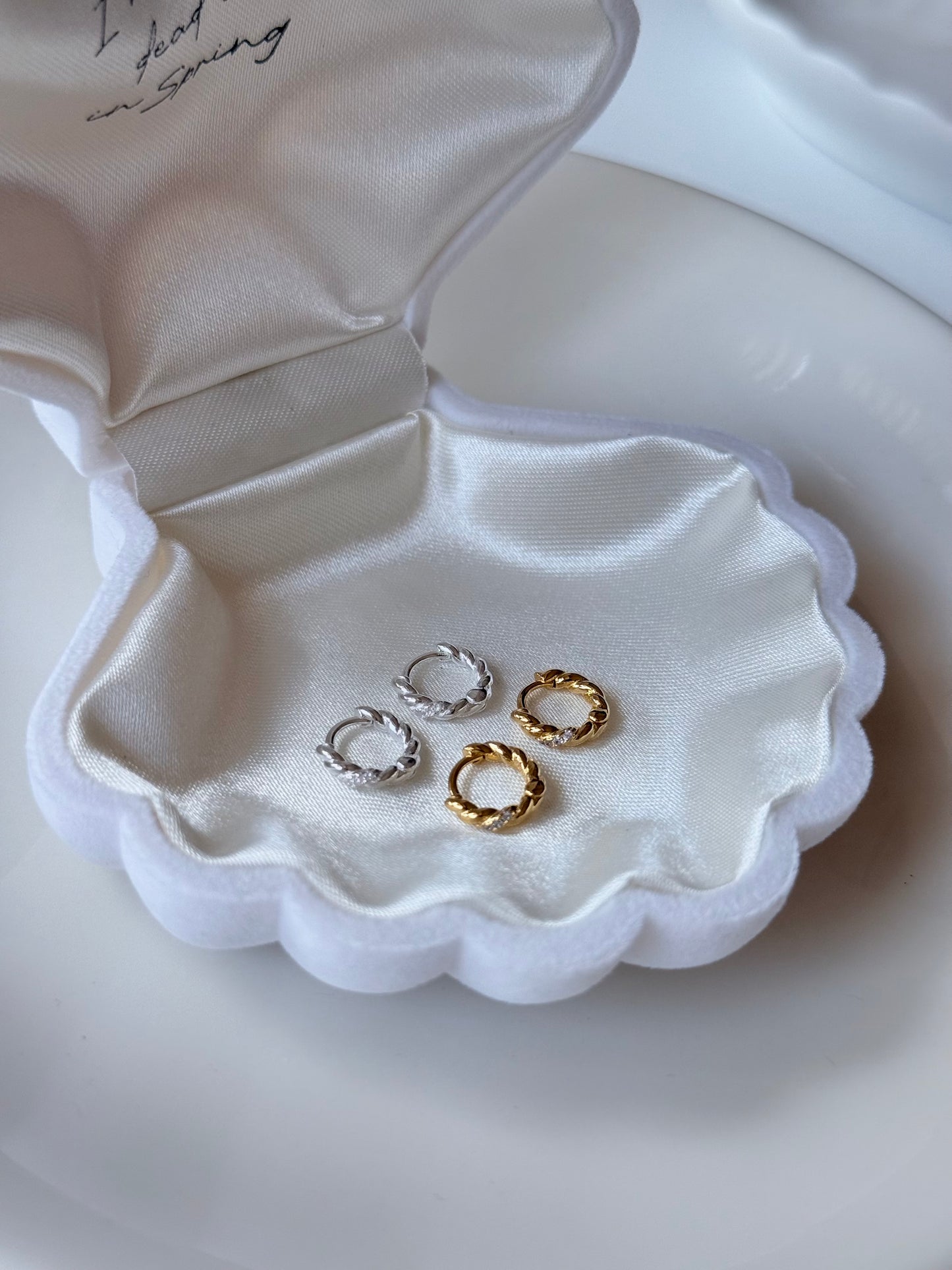 麻花小耳扣🥨Twist Mini Earrings