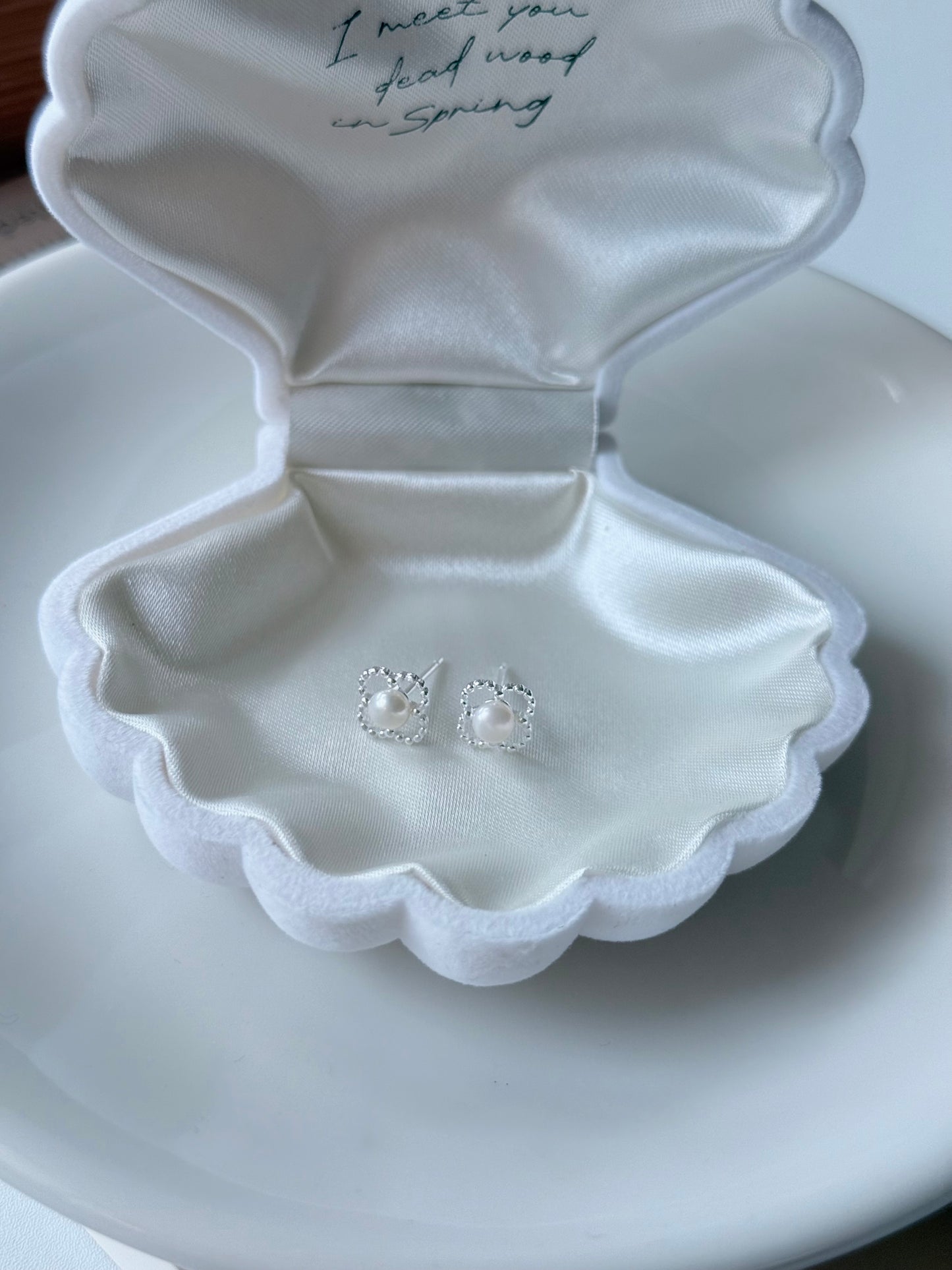 珍珠花朵耳環Pearl Earrings