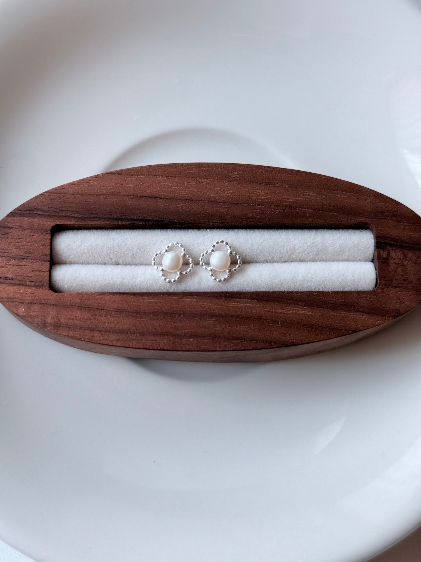 珍珠花朵耳環Pearl Earrings