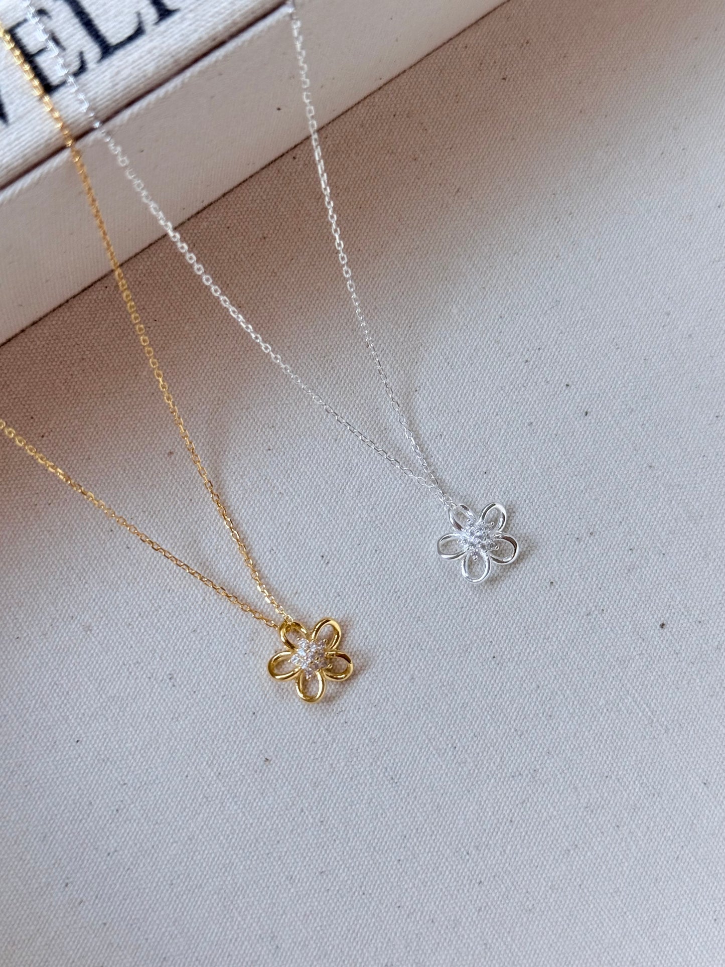 小花項鍊🌼Lumière Flower Necklace