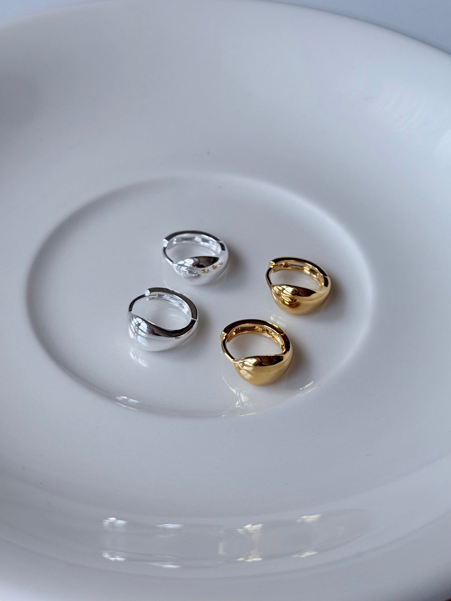 熱銷款🔥日常簡約耳扣💫 Hoop Earrings