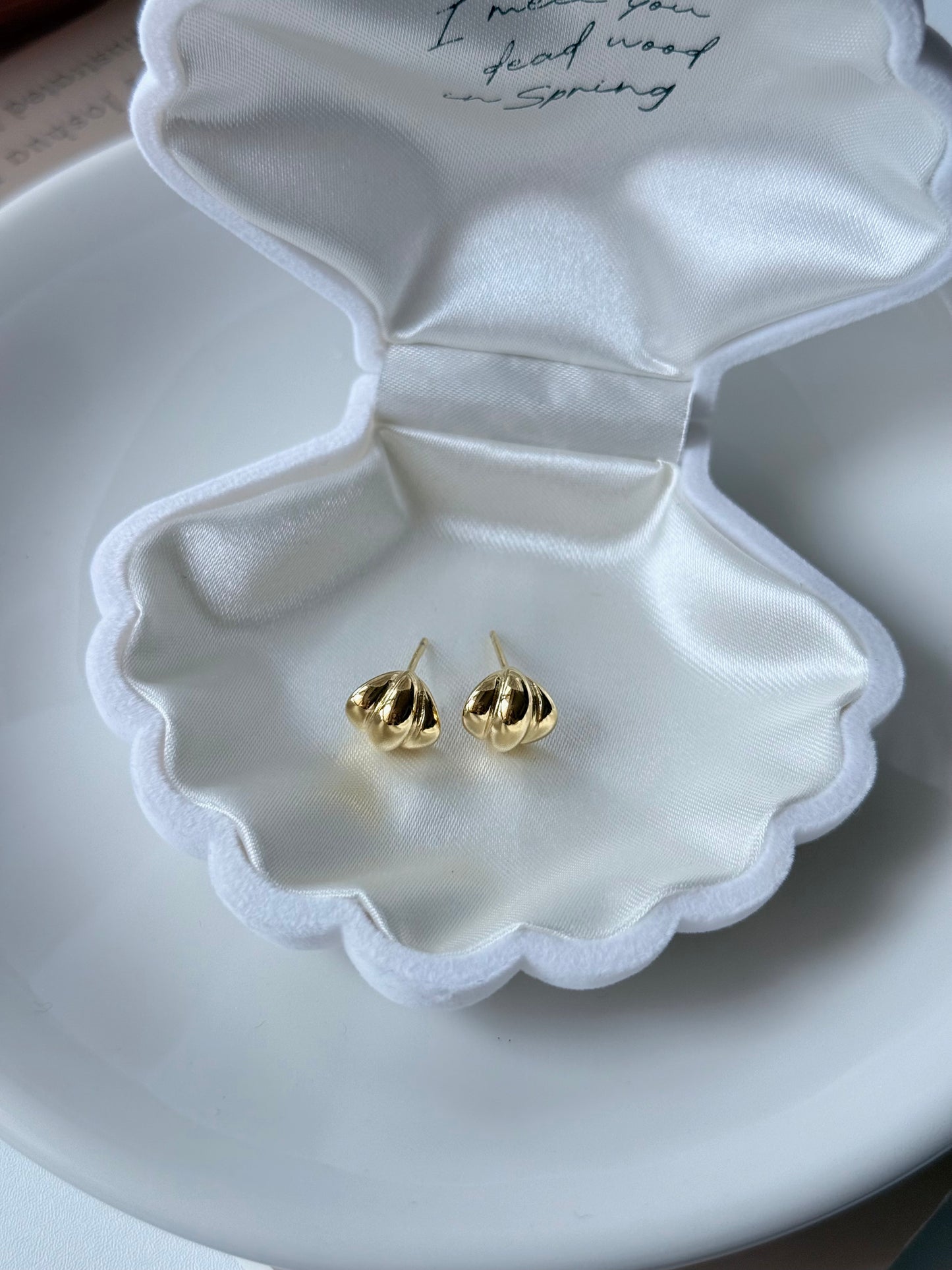 立體捲紋耳環Sculpture Twist Earrings